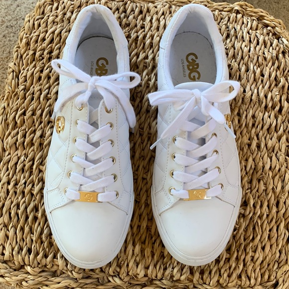 GBG Los Angeles Shoes - EUC.  White sneakers.  Size 10